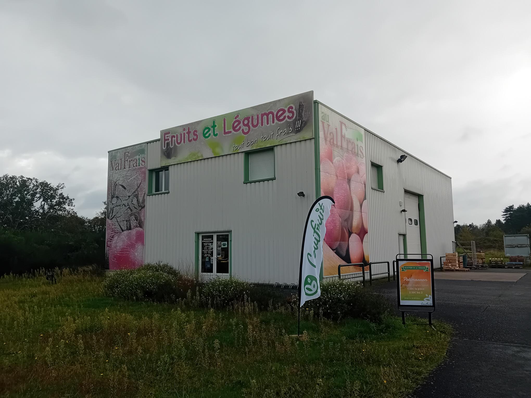 photo du magasin covifrruit au val frais de saint martin d'abbat près de chateauneuf sur loire